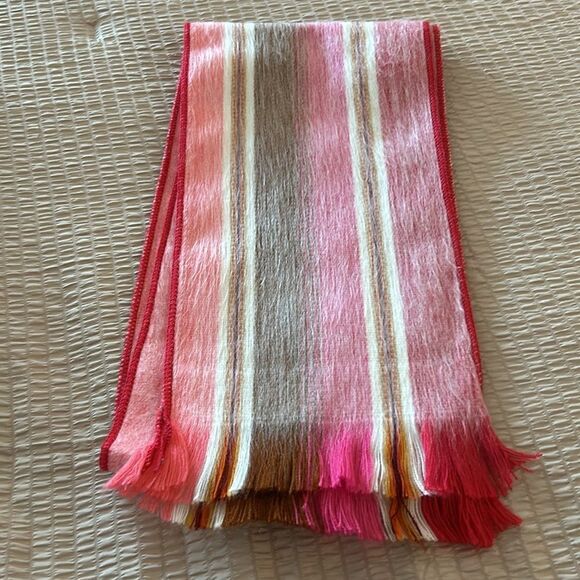 Beautiful alpaca scarf from Ecuador so soft and warm! - Picture 2 of 9